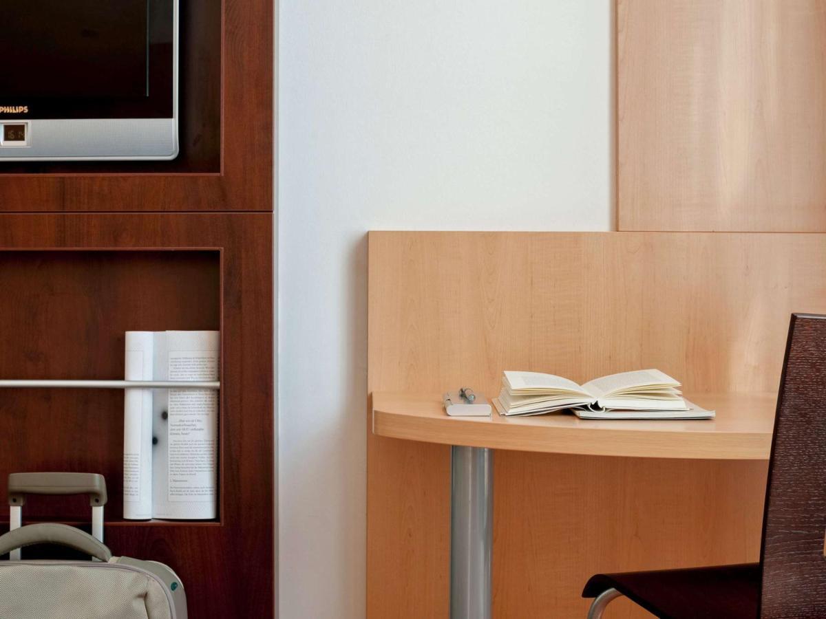 Ibis Berlin City Sued Екстериор снимка