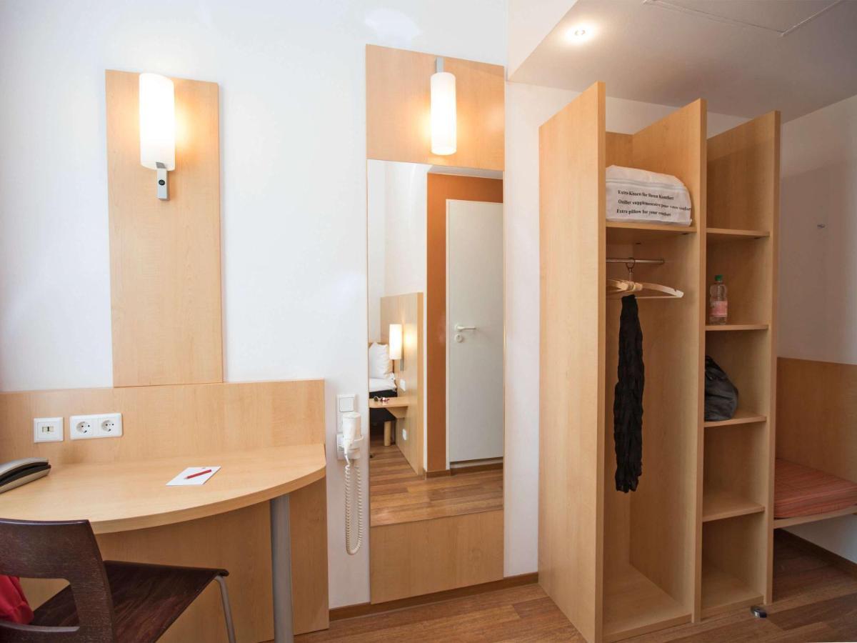 Ibis Berlin City Sued Екстериор снимка